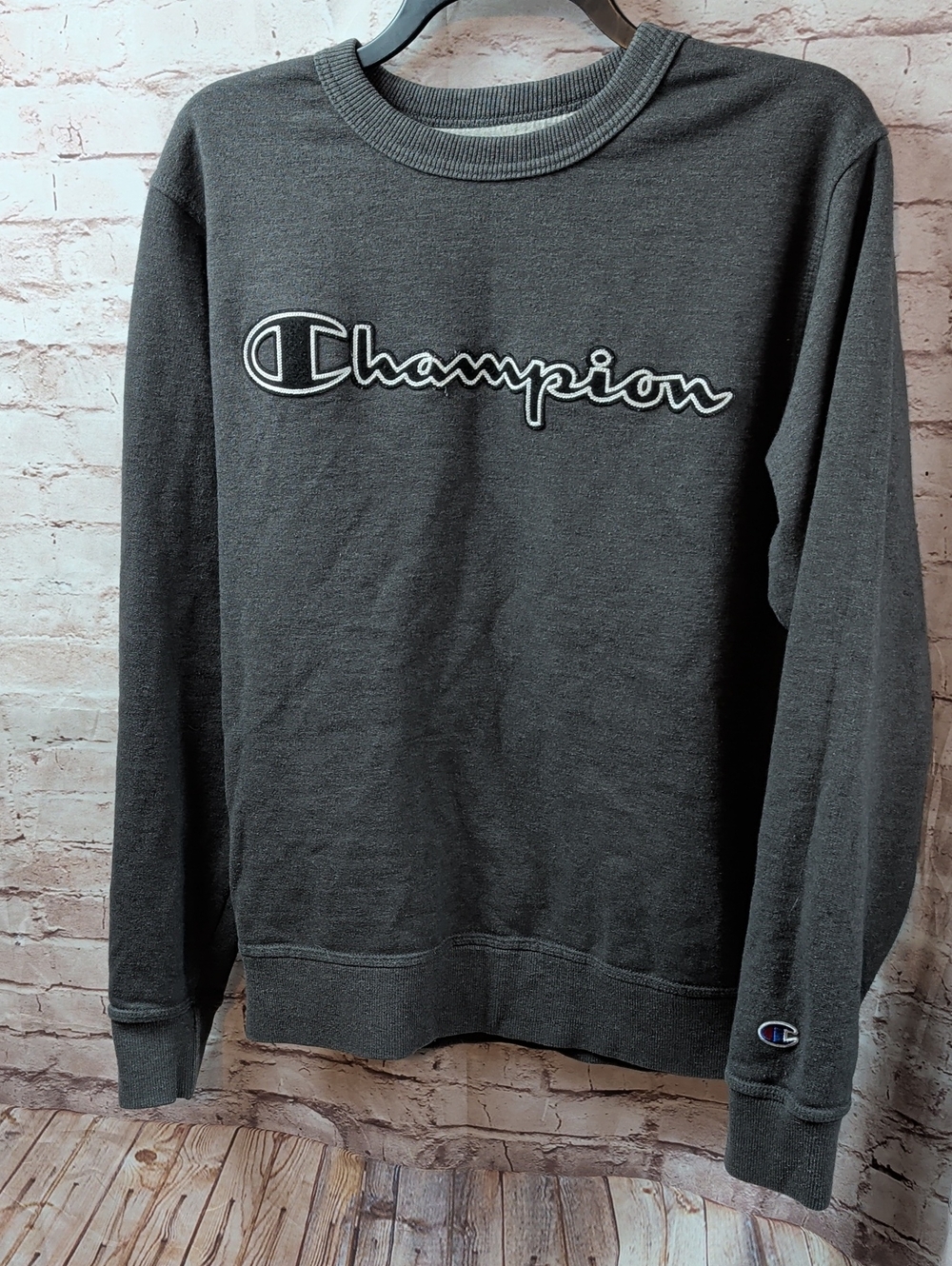 Champion Men's Dark Gray Crewneck Sweatshirt Small - Picture 1 of 5